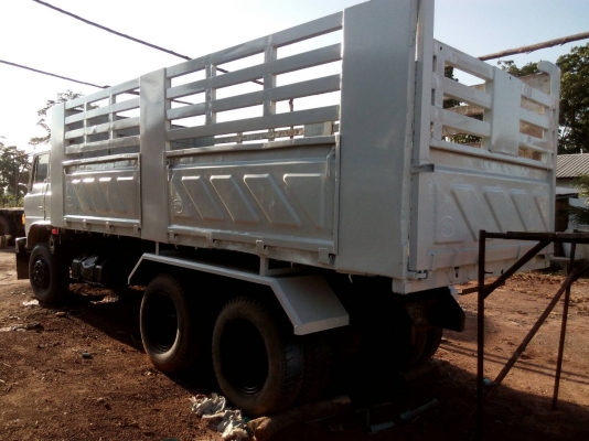 HINO SUMO FM227. 220แรง  เครื่องเกืยร์เดิม ดั๊มสามมิตร รถสวยราคา760,000บ. สนใจติดต่อ 0835601591 หรือ 0903494058