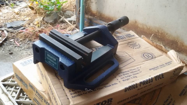 ปากกาจับงานสว่านแท่น Senator ปากกาจับงานสว่านแท่น Senator