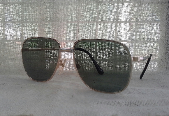 แว่นตาไททาเนียมบริสุทธิ์  VALENTINO GARAVANI made in Italy