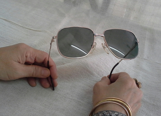 แว่นตาไททาเนียมบริสุทธิ์  VALENTINO GARAVANI made in Italy