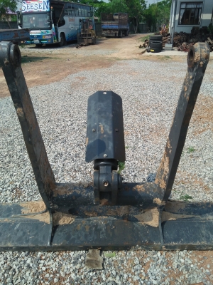 ขายใบดันแบคโฮ kommatsu 60รุ่น 8