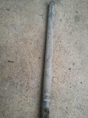 เครื่องจี้คอนกรีตแบบมือถือพกพาเป็นวิธีการเขย่า ไล่อากาศอัดแน่นคอนกรีต