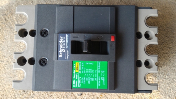 เบรคเกอร์ 3 เฟส