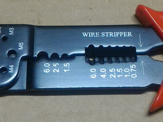 คีมตัด - ย่้ำ - ปลอกสายไฟแบบเอนกประสงค์ ยี่ห้อ Winton ย้ำลายไฟได้สวย ง่าย แน่น