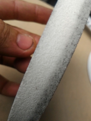 หินเจียร์ขาวยี่ห้อ KGW แบบละเอียดขนาดโตประมาณ 6 นิ้ว ของญี่ปุ่น (มีเยอะ) เป็นหินเจียร์คุณภาพสูงจากโรงงาน นำไปใช้งานได้อีกนาน เจียร์แต่ชิ้นงานได้ละเอียด