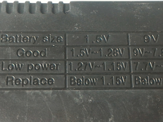 เครื่องตรวจเช็คถ่านแบตเตอรี เทสได้หลายขนาด 1.5 - 9 V การมีไฟใช้ก่อนนำไปต่อใช้งาน ใช้กับขนาดต่างๆ A /AA / C / D / 9V / 1.5V