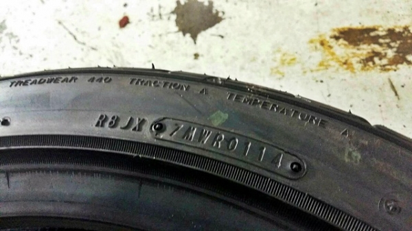 ยาง DUNLOP LM703 245/40R18 ปี14 ลดราคาพิเศษ