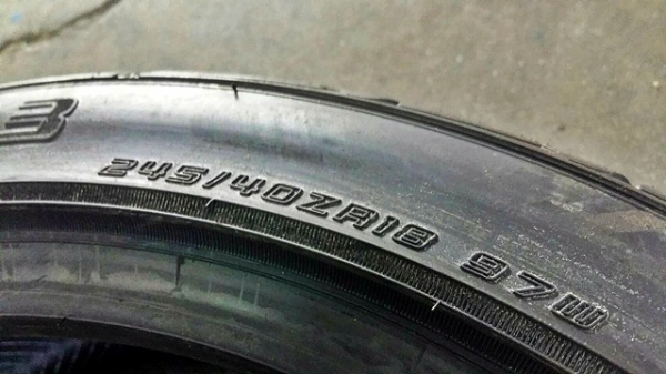 ยาง DUNLOP LM703 245/40R18 ปี14 ลดราคาพิเศษ