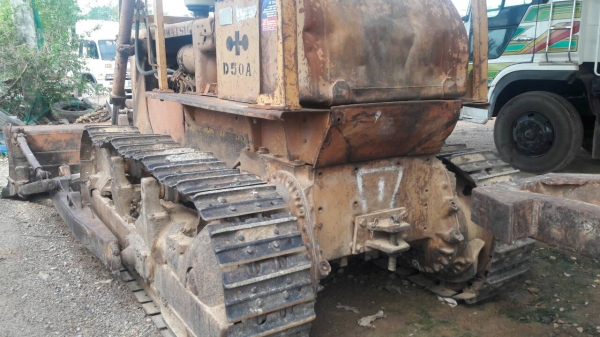KOMATSU D50A ราคา400,000บาท ติดต่อสุขุม0872836792