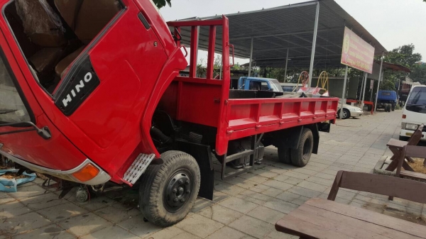 ขายถูกรถพร้อมใช้งานไม่เคยบรรทุกหนัก เล่มทะเบียนครบพร้อมโอนสนใจสอบถามใด้