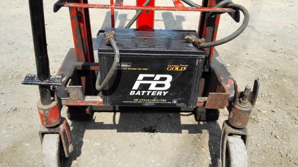 ** ขอบคุณผู้ซื้อ&amp;พี่เสือ!! ** สแต๊กเกอร์ลิฟท์ไฟฟ้า TMC 1000 kg.มอเตอร์ DC 12 V. ยกสูง 180 cm. งายาว 110 cm. สวยสดใหม่พร้อมใช้งาน!!