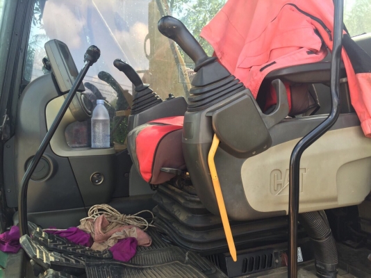 รถขุด CAT312D..8400 ชม. สภาพดี สวย...เล่มทะเบียน