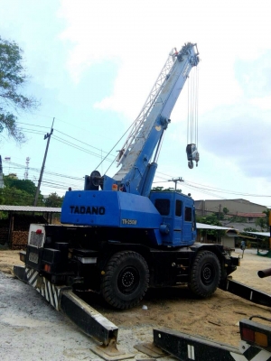 ขายรถเครน TANADO TR250 M3 25 ตัน 4 ล้อ เอกสารอินวอย ราคา 2000000
