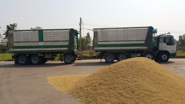 ขายรถพ่วง 24 ล้อ แม่-ลูก กระบะเหล็กคอกเกษตรดั้ม HINO ซูโม้227 วางเครื่อง.P11C-320 เกียร์อีตั้น สะภาพสวย ราคา.1350000 สนใจรีบจองด่วน