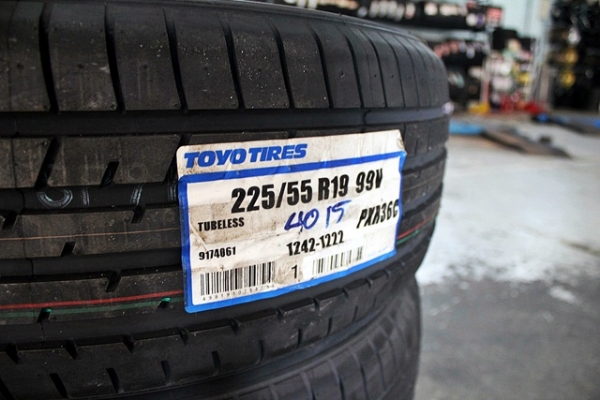 ยาง TOYO PROXES R36 225/55R19 ปี15 ราคาพิเศษ