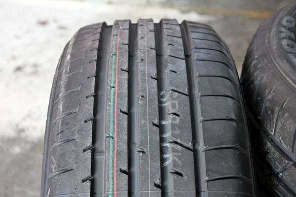 ยาง TOYO PROXES R36 225/55R19 ปี15 ราคาพิเศษ