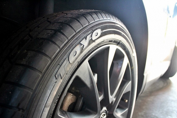 ยาง TOYO PROXES R36 225/55R19 ปี15 ราคาพิเศษ