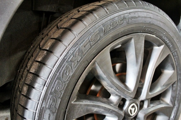 ยาง TOYO PROXES R36 225/55R19 ปี15 ราคาพิเศษ