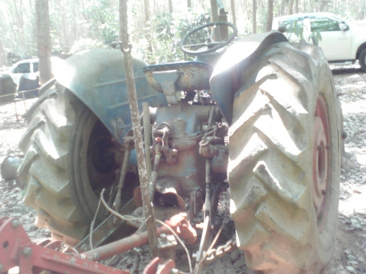 ขายรถไถ FORD รุ่นรวงข้าว ที่ตัดหญ้า ราคา 70000