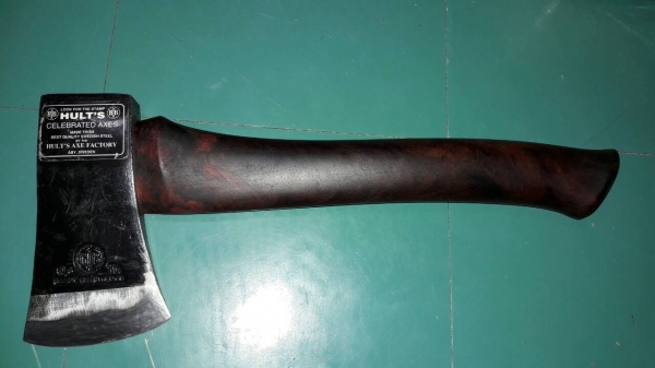 ขายขวานเสือ1 1/4ปอน HULT'S CELEBRATED AXES. MADE IN SWEDEN.
