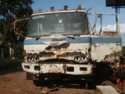 ขายรถบรรทุก 6 ล้อติดเครน HINO 150 แรงม้า ยาง 900 ติดเครน TANADO 2.5 ตัน ราคา 260000