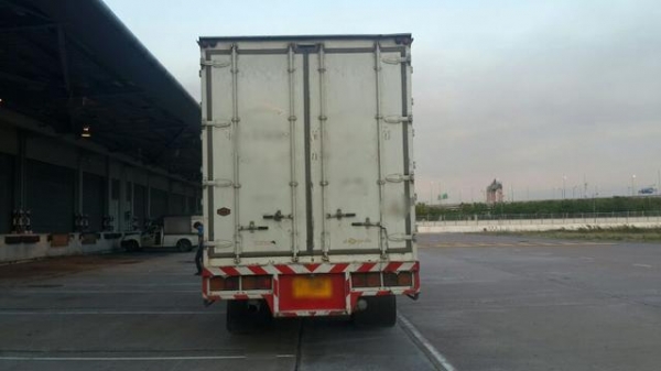 FTR 240 แรง ตู้ 10 บาน ยาว 7.6 เมตร  ขายดาวน์   270,000  บาท