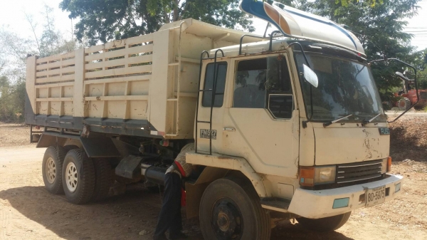 ระวัง(ต้องจอง)สิบล้อ มิตซู ไอ้หลง FN527MA 6D16-195 เกียร์10สปีส ดั้ม KC สภาพดีสวยเดิมๆพร้อมใช้งาน ทะเบียนพร้อมโอน ราคา 750,000บ ต่อรองได้