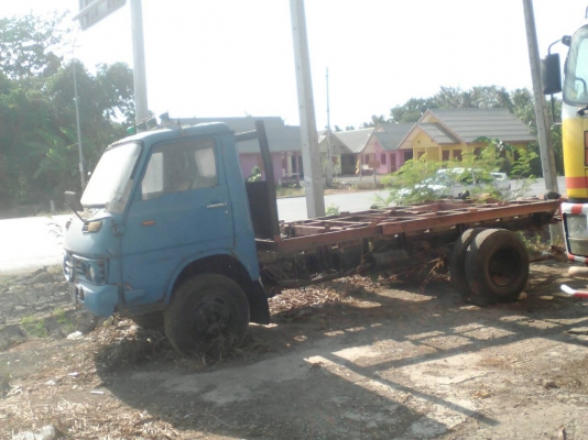 ขายรถบรรทุก 6 ล้อเทรลเลอร์ ISUZU 85 แรงม้า ทะเบียนขาด 5 ปี ราคา 60000 ขายรถบรรทุก 6 ล้อเทรลเลอร์ ISUZU 85 แรงม้า ทะเบียนขาด 5 ปี ราคา 60000