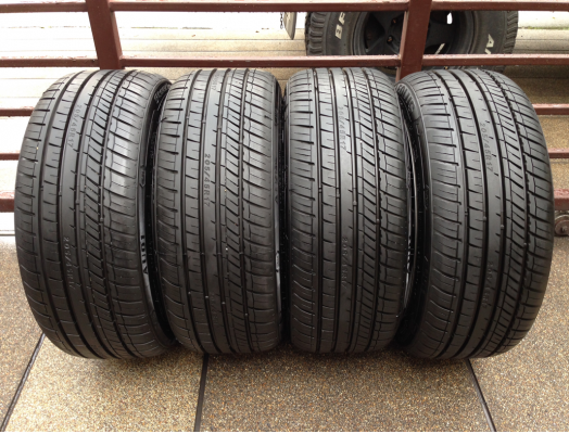 ล้อVossen ขอบ17 สภาพสวย ไม่มีซ่อม พร้อมยาง 205 45 17 ปลายปี15 ดอกเต็ม ใช้กันยาว ราคาไม่แพง