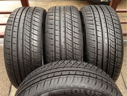 ล้อVossen ขอบ17 สภาพสวย ไม่มีซ่อม พร้อมยาง 205 45 17 ปลายปี15 ดอกเต็ม ใช้กันยาว ราคาไม่แพง