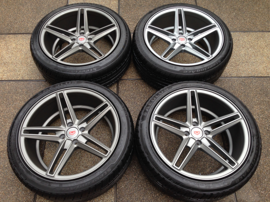 ล้อVossen ขอบ17 สภาพสวย ไม่มีซ่อม พร้อมยาง 205 45 17 ปลายปี15 ดอกเต็ม ใช้กันยาว ราคาไม่แพง