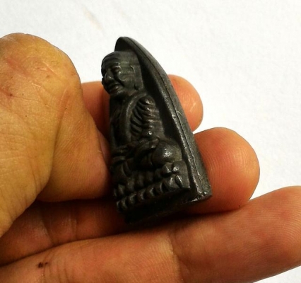 หลวงปู่ทวด 100ปี เนื้อชินเงิน น้ำหนักดี เนื้องามๆ รายละเอียดมีดีที่ซุป พระแท้ดูง่าย สวยเก่าเก็บดีมากๆ พระของหลวงปู่ทวดศักดิ์สิทธ์ทุกองค์ครับรับประกัน