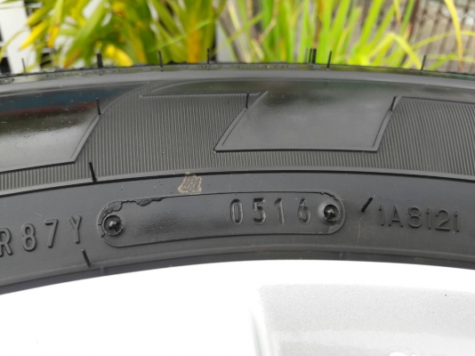 ยาง 265/65/17 dunlop ปี 16  ชุดล่ะ 12,000