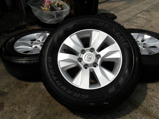 ล้อ Toyota revo ขอบ 17 พร้อมยางปี 16 ชุดล่ะ 17500