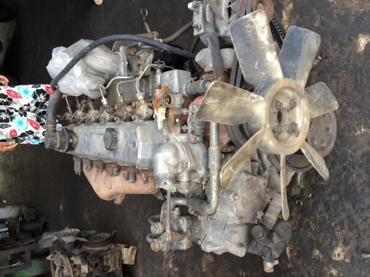 ขายเครื่องฮีโน่ho7c 185แรง พร้อมเกีร์ยมีใบคลุม