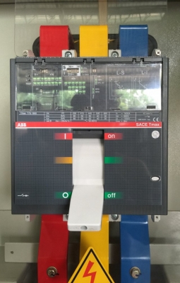 ขายตู้ MDB Main breaker ABB 1,600A breaker ย่อยของ ABB 18 ตัว สภาพ 90\% พร้อมใช้งาน K.Pipat 098-2641749