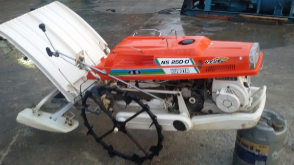 ขายรถดำนาพร้อมใช้ KUBOTA NS250 D
