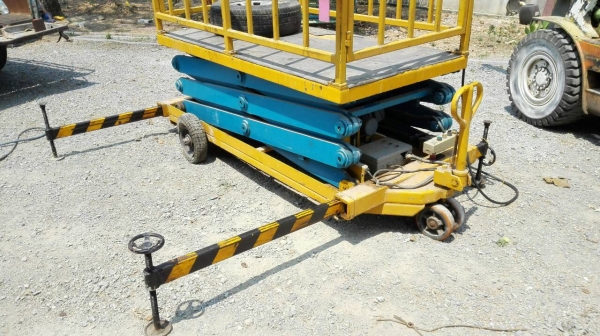 Sell> X-ลิฟท์โดยสารเคลื่อนที่ TMC 500 kg. ยกสูง 5 เมตร มอเตอร์ Mitsubishi 3 HP. ไฟบ้าน 220V รีโมทอุปกรณ์ครบ สภาพกริ้บ 95\%