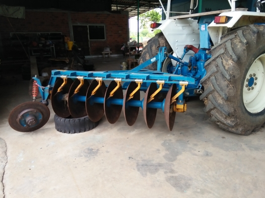 ขายรถไถฟร์อด77ที3 มีไบมีดหน้า และผาน7 เดิม ๆ 380000  รับราคานี้ได้มารับรถเลย มีทะเบียน