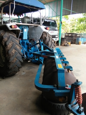 ขายรถไถฟร์อด77ที3 มีไบมีดหน้า และผาน7 เดิม ๆ 380000  รับราคานี้ได้มารับรถเลย มีทะเบียน