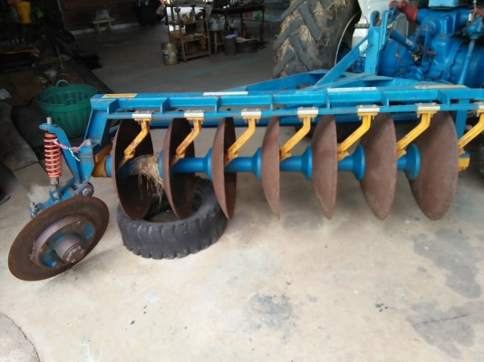 ขายรถไถฟร์อด77ที3 มีไบมีดหน้า และผาน7 เดิม ๆ 380000  รับราคานี้ได้มารับรถเลย มีทะเบียน