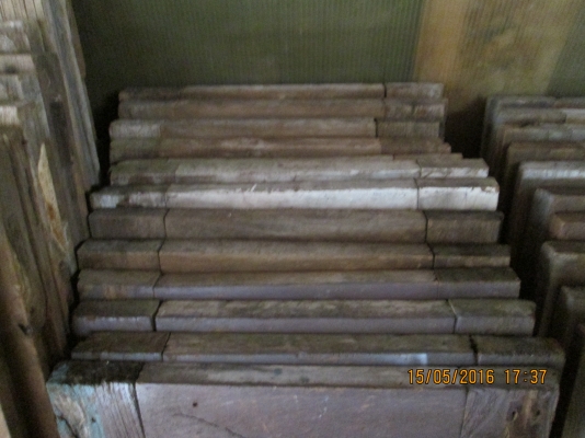 ไม้สักเก่า/หน้าต่างเก่า/ประตูเก่า/ตามรูปครับ  สนใจโทรเลยครับ