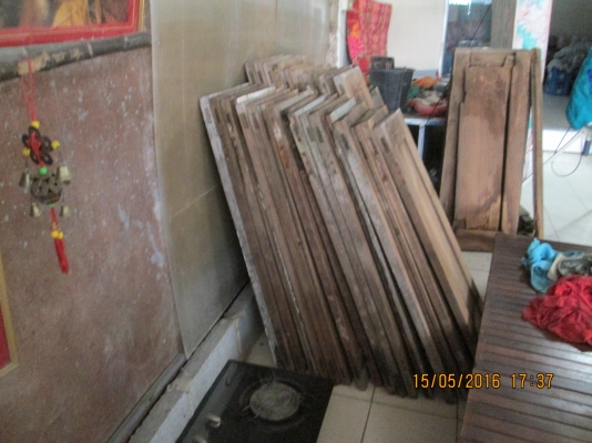 ไม้สักเก่า/หน้าต่างเก่า/ประตูเก่า/ตามรูปครับ  สนใจโทรเลยครับ