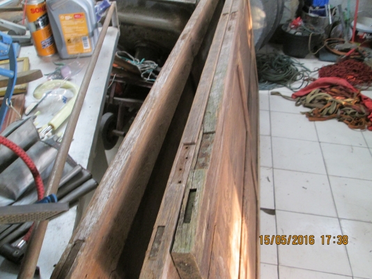 ไม้สักเก่า/หน้าต่างเก่า/ประตูเก่า/ตามรูปครับ  สนใจโทรเลยครับ