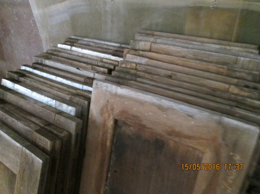 ไม้สักเก่า/หน้าต่างเก่า/ประตูเก่า/ตามรูปครับ  สนใจโทรเลยครับ