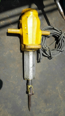 Sell> แย้กสกัดปูนคอนกรีต WACKER Made in Germany ขนาด 3 HP 380V. ยาว 110 cm. งานเยอรมันตัวใหญ่เจาะแรงมาเทสก่อนได้.