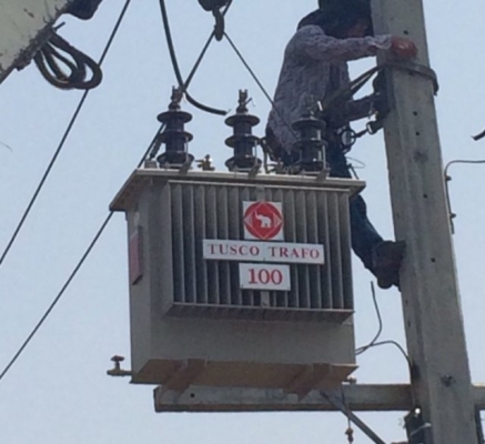 ขายหม้อแปลงไฟฟ้า ขนาด 100 kva ยี่ห้อ TUSCO TRAFO Hv 22000V Lv 400/230V ปี 20011 สอบถามเพิ่มเติมที่ K.pipat 098-2641749