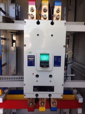 ขายตู้ Mdb Main breaker Mitsubishi 1,000A breaker ย่อยของ Mitsubishi 5 ตัว สภาพดีพร้อมใช้งาน สอบถามเพิ่มได้ที่ pipat 098-2641749