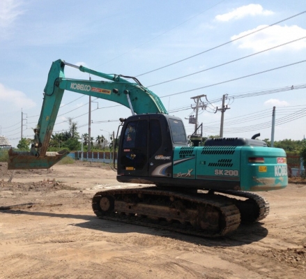 KOBELCO Sk200/8 YN12superไมล์5,000ชมราคา2,600,000บาท สนใจติดต่อสุขุม087-2836792