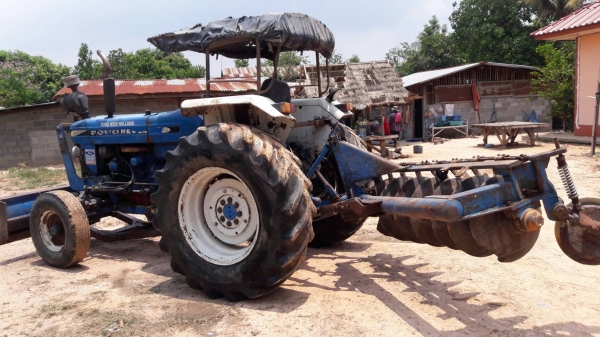 รถไถนา รถไถนา